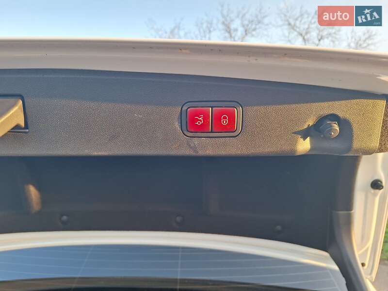 Седан Mercedes-Benz E-Class 2013 в Николаеве