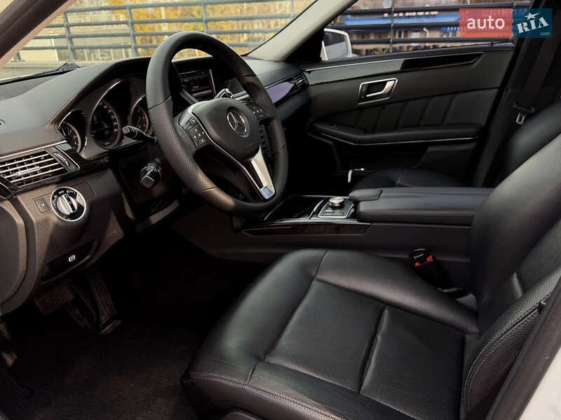 Седан Mercedes-Benz E-Class 2012 в Дніпрі