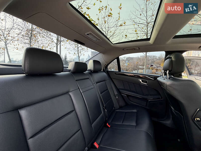 Седан Mercedes-Benz E-Class 2012 в Дніпрі