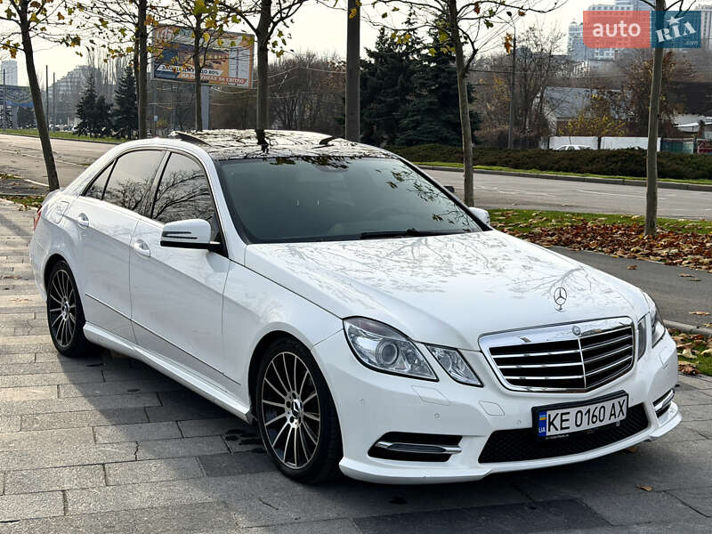 Седан Mercedes-Benz E-Class 2012 в Дніпрі