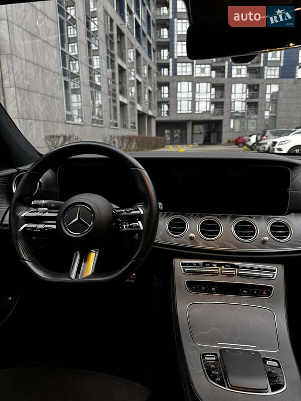 Седан Mercedes-Benz E-Class 2022 в Киеве