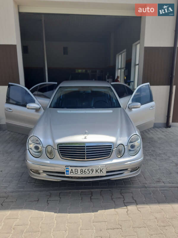 Седан Mercedes-Benz E-Class 2005 в Могилів-Подільському