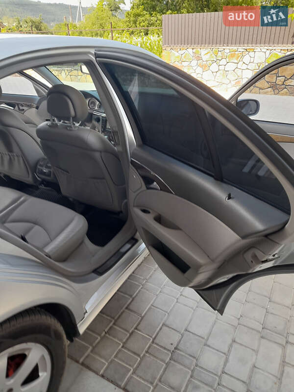 Седан Mercedes-Benz E-Class 2005 в Могилів-Подільському