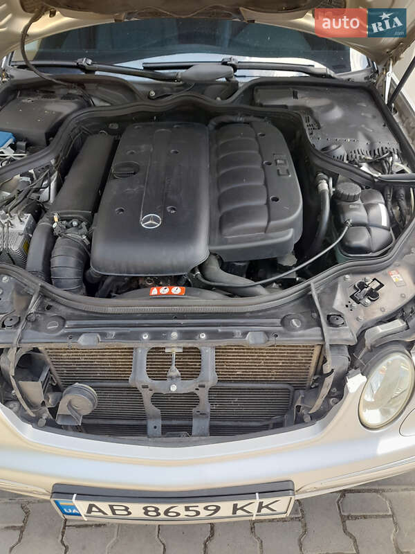Седан Mercedes-Benz E-Class 2005 в Могилів-Подільському