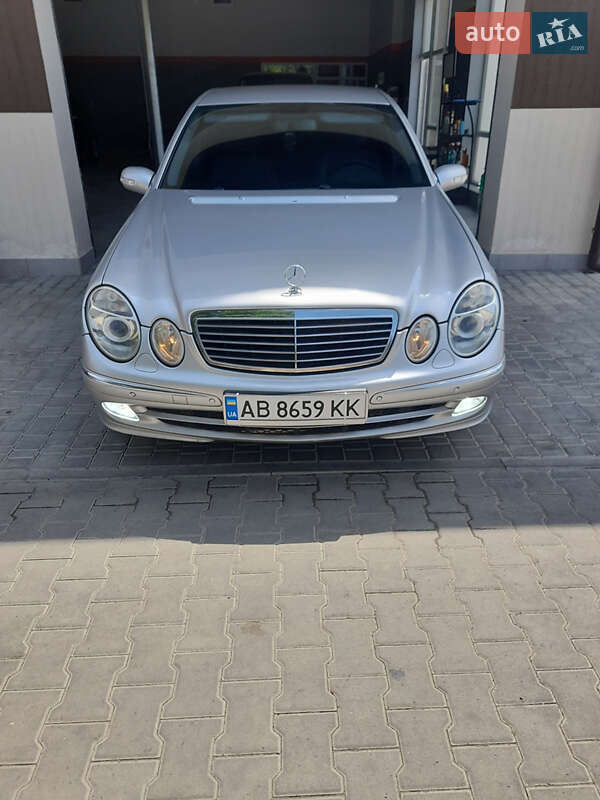 Седан Mercedes-Benz E-Class 2005 в Могилів-Подільському