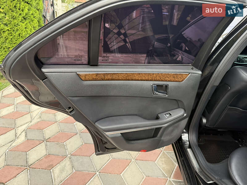 Седан Mercedes-Benz E-Class 2009 в Коломые