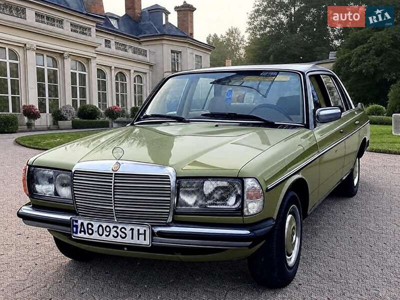 Седан Mercedes-Benz E-Class 1983 в Днепре