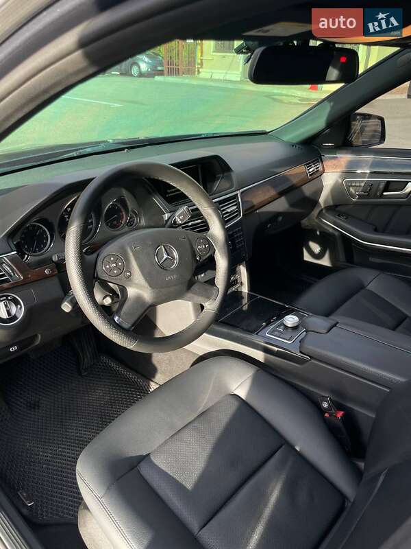 Седан Mercedes-Benz E-Class 2011 в Киеве