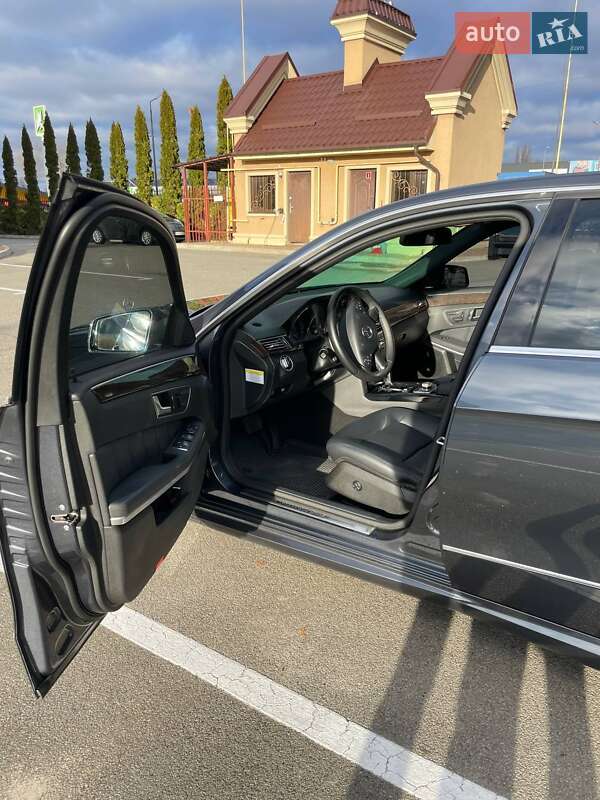 Седан Mercedes-Benz E-Class 2011 в Киеве