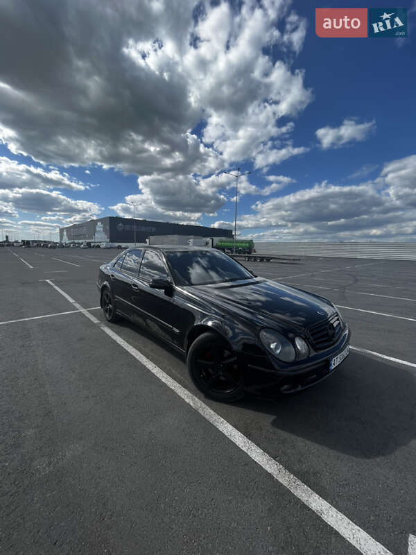 Mercedes-Benz E-Class 2005