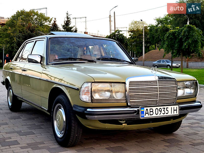 Седан Mercedes-Benz E-Class 1983 в Днепре