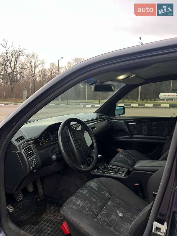Седан Mercedes-Benz E-Class 1999 в Городку
