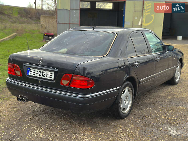 Седан Mercedes-Benz E-Class 1996 в Вознесенске