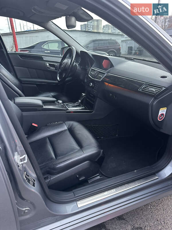 Седан Mercedes-Benz E-Class 2010 в Киеве