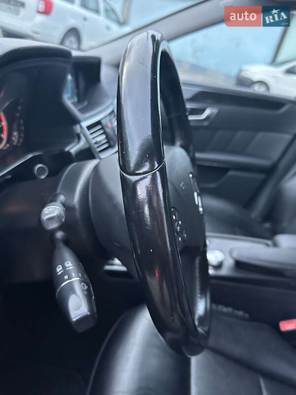 Седан Mercedes-Benz E-Class 2010 в Киеве