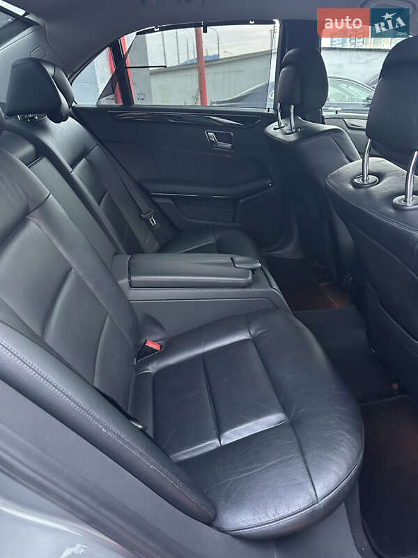 Седан Mercedes-Benz E-Class 2010 в Киеве