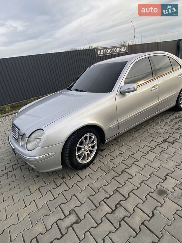 Седан Mercedes-Benz E-Class 2003 в Виннице