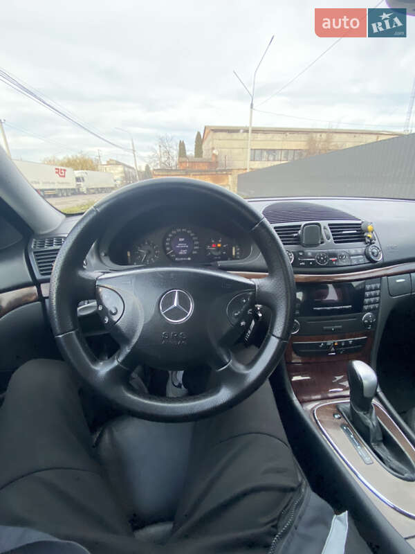 Седан Mercedes-Benz E-Class 2003 в Виннице