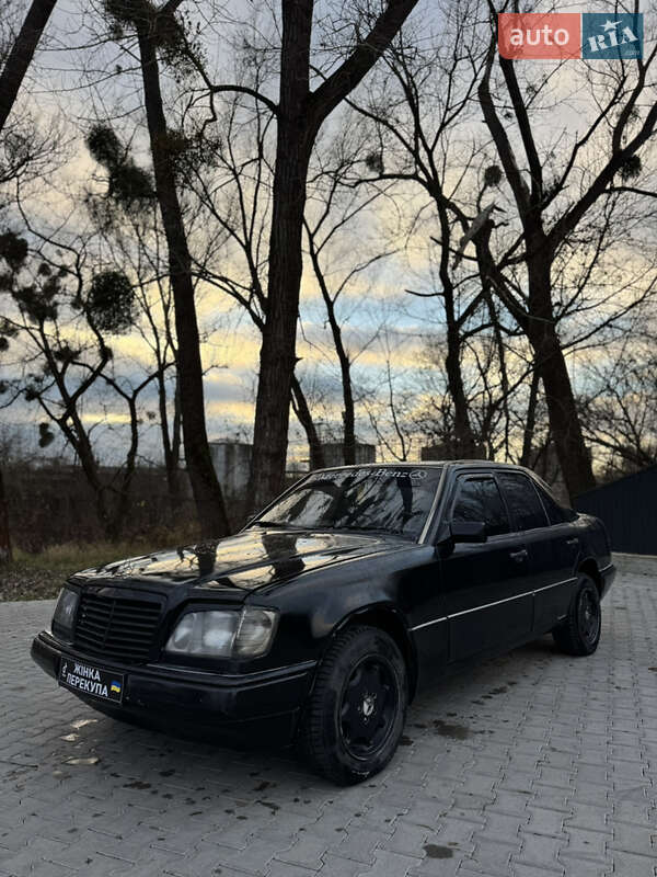 Седан Mercedes-Benz E-Class 1993 в Черновцах
