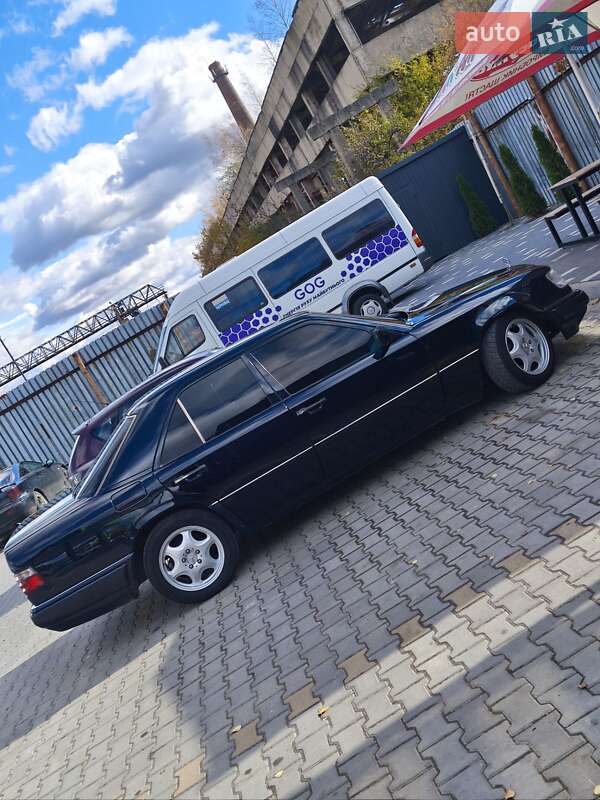 Седан Mercedes-Benz E-Class 1994 в Коломые