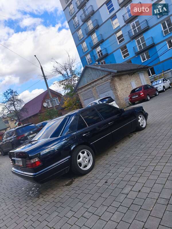 Седан Mercedes-Benz E-Class 1994 в Коломые
