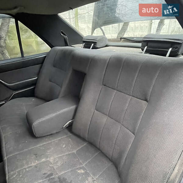 Седан Mercedes-Benz E-Class 1989 в Хмельницком