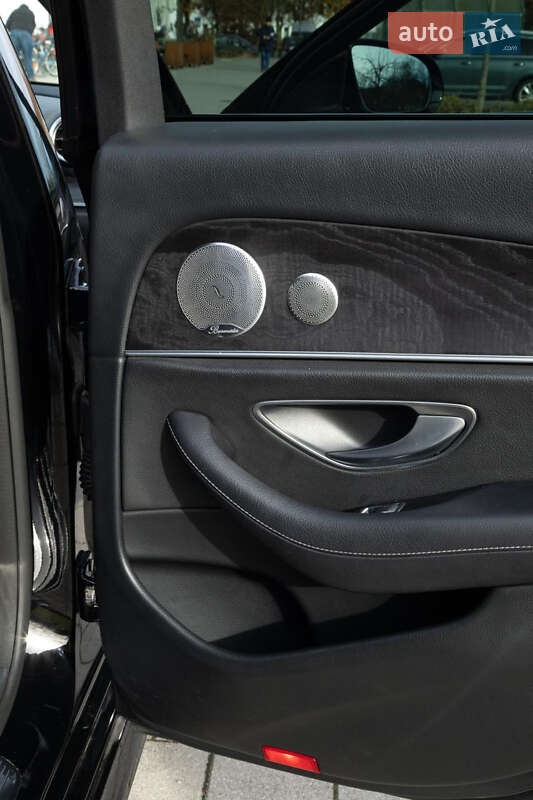 Седан Mercedes-Benz E-Class 2016 в Львові