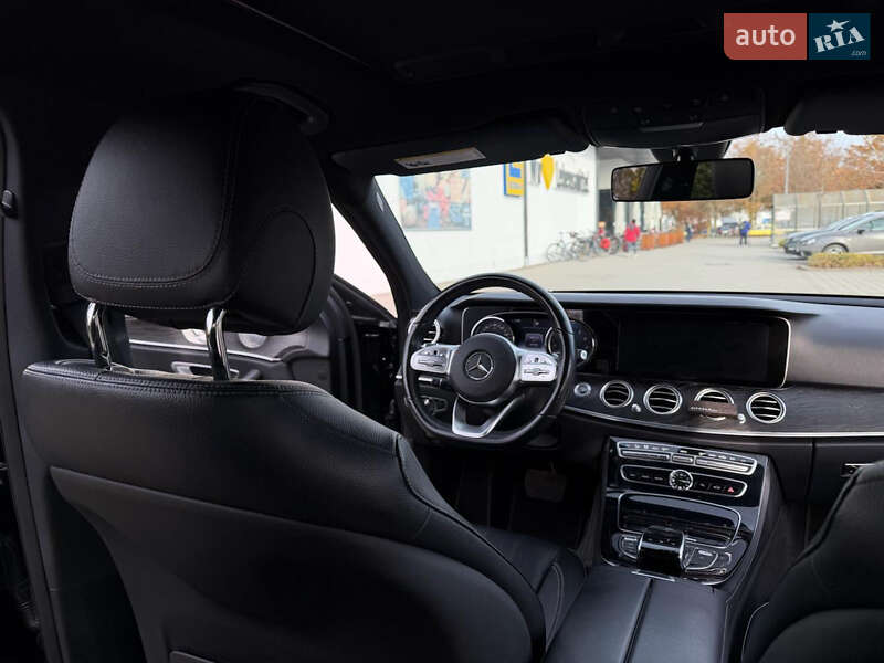 Седан Mercedes-Benz E-Class 2016 в Львові
