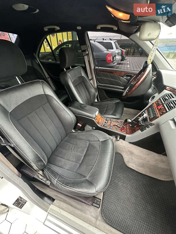 Седан Mercedes-Benz E-Class 1999 в Києві