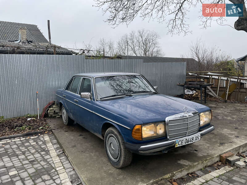 Седан Mercedes-Benz E-Class 1983 в Чернівцях