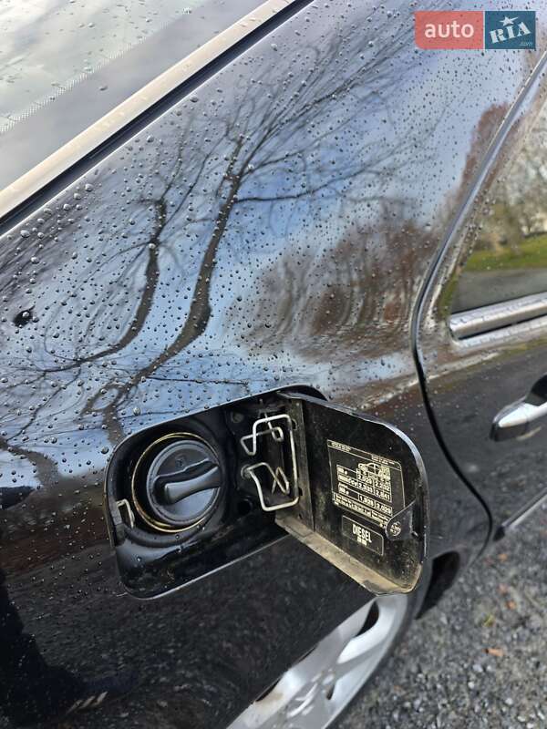 Седан Mercedes-Benz E-Class 2000 в Хмельницком