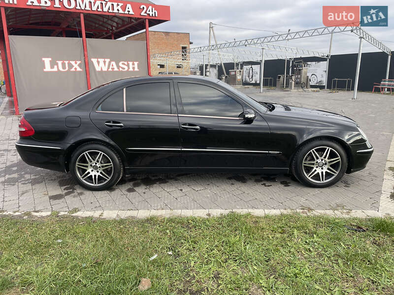 Седан Mercedes-Benz E-Class 2004 в Буську