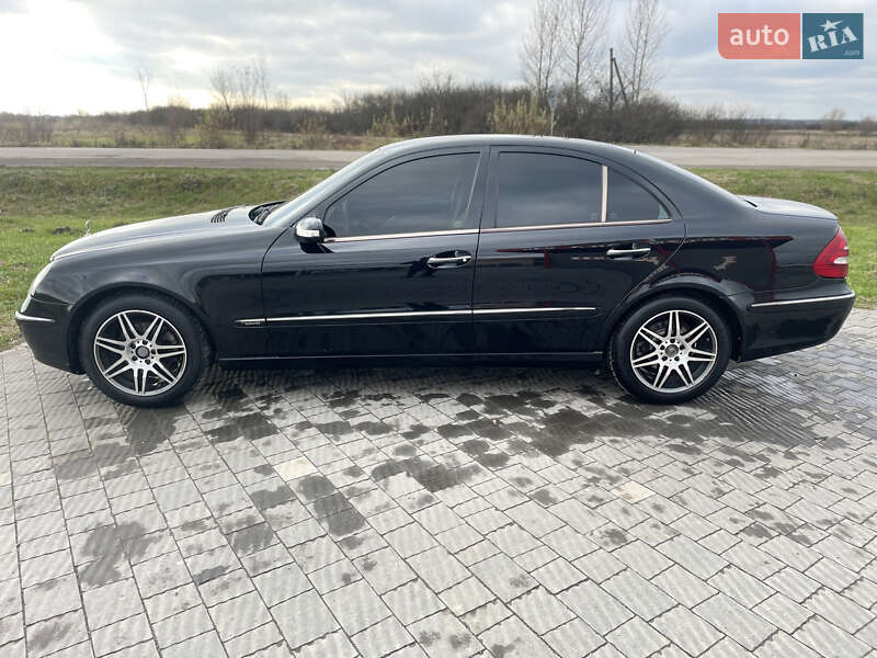 Седан Mercedes-Benz E-Class 2004 в Буську