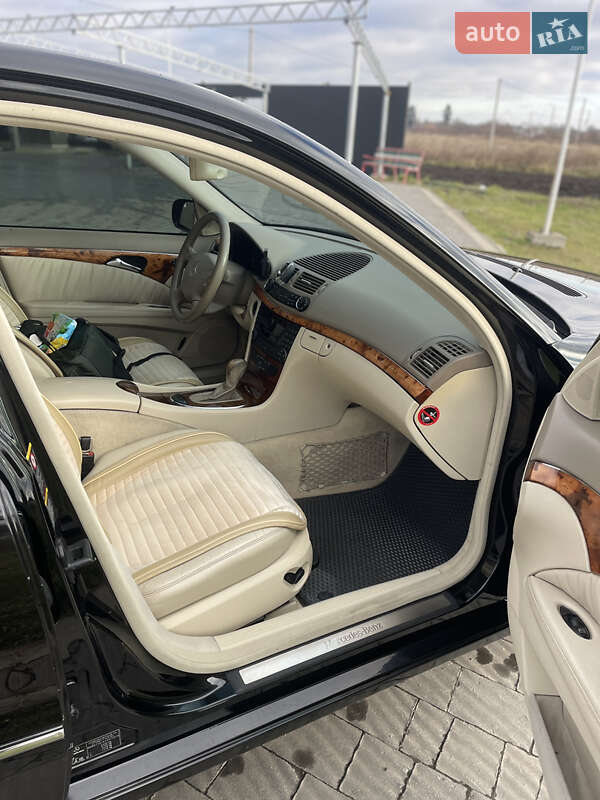 Седан Mercedes-Benz E-Class 2004 в Буську