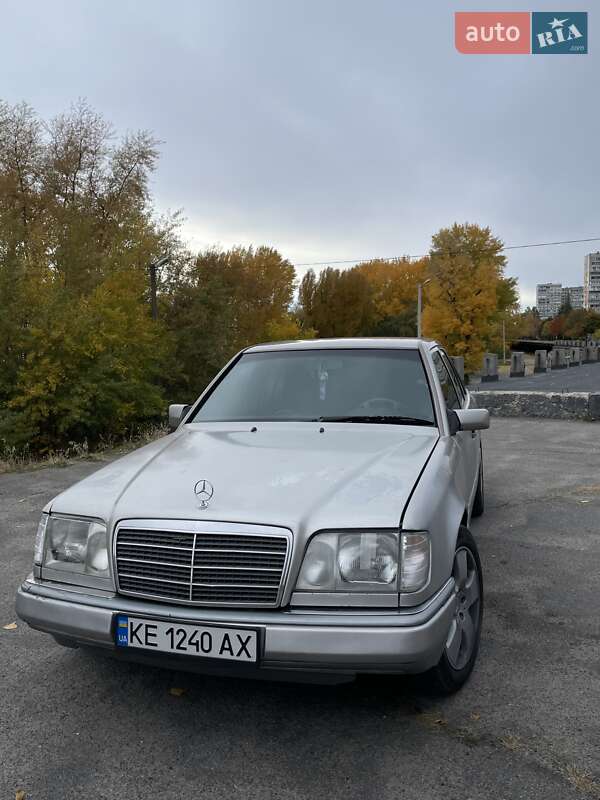 Седан Mercedes-Benz E-Class 1995 в Днепре фото 2 Седан Mercedes-Benz E-Class 1995 в Днепре