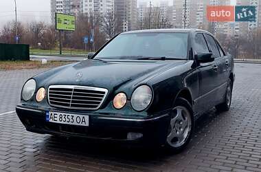 Седан Mercedes-Benz E-Class 2001 в Киеве