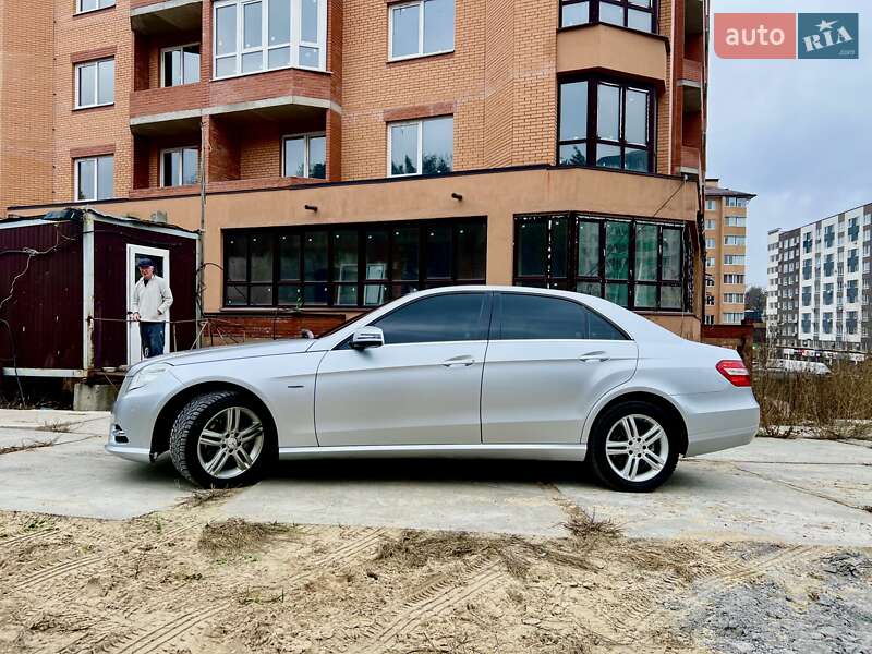 Седан Mercedes-Benz E-Class 2013 в Києві