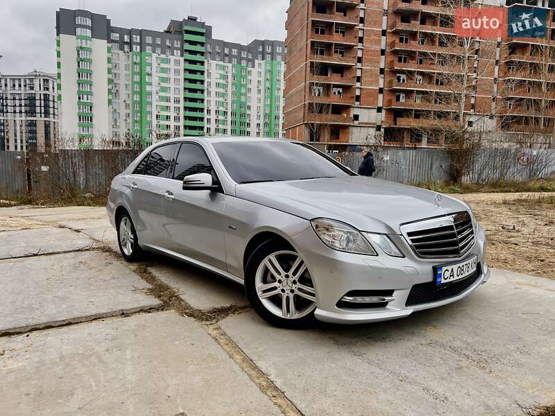 Седан Mercedes-Benz E-Class 2013 в Києві