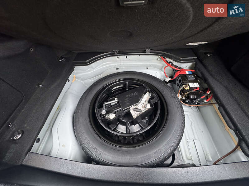 Седан Mercedes-Benz E-Class 2015 в Стрию фото 44 Седан Mercedes-Benz E-Class 2015 в Стрию