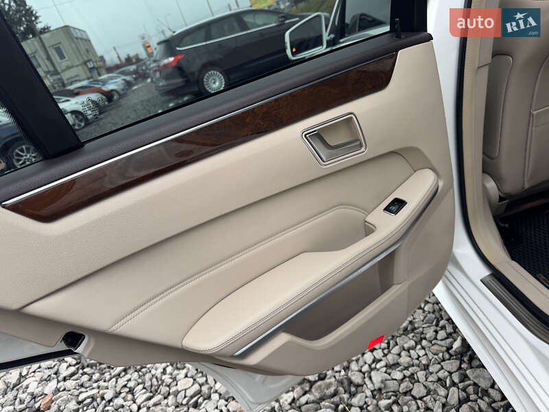 Седан Mercedes-Benz E-Class 2015 в Стрию фото 49 Седан Mercedes-Benz E-Class 2015 в Стрию