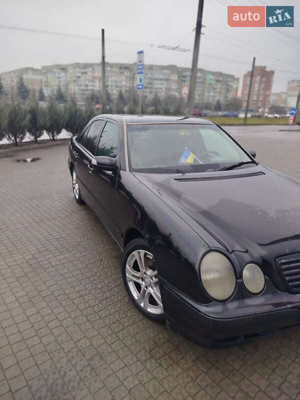 Седан Mercedes-Benz E-Class 2002 в Полтаві