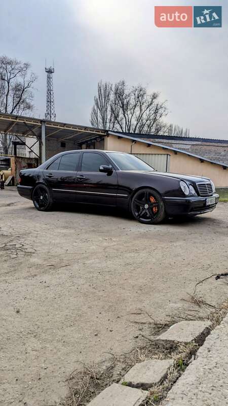 Седан Mercedes-Benz E-Class 1998 в Запоріжжі
