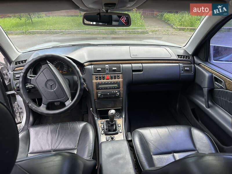 Седан Mercedes-Benz E-Class 1999 в Киеве фото 9 Седан Mercedes-Benz E-Class 1999 в Киеве