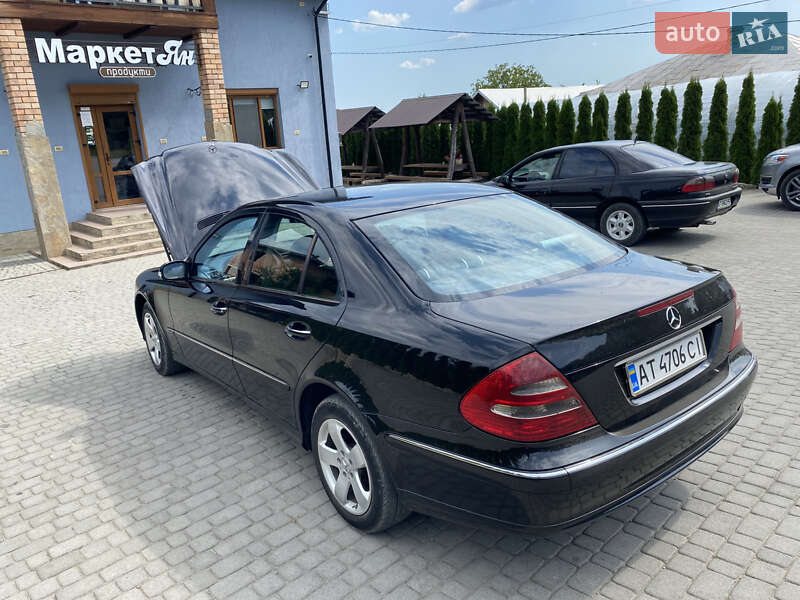Седан Mercedes-Benz E-Class 2004 в Косове