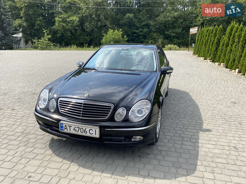 Седан Mercedes-Benz E-Class 2004 в Косове