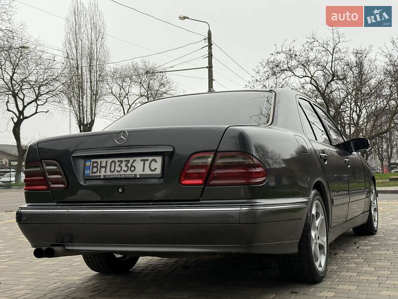 Седан Mercedes-Benz E-Class 2000 в Одессе
