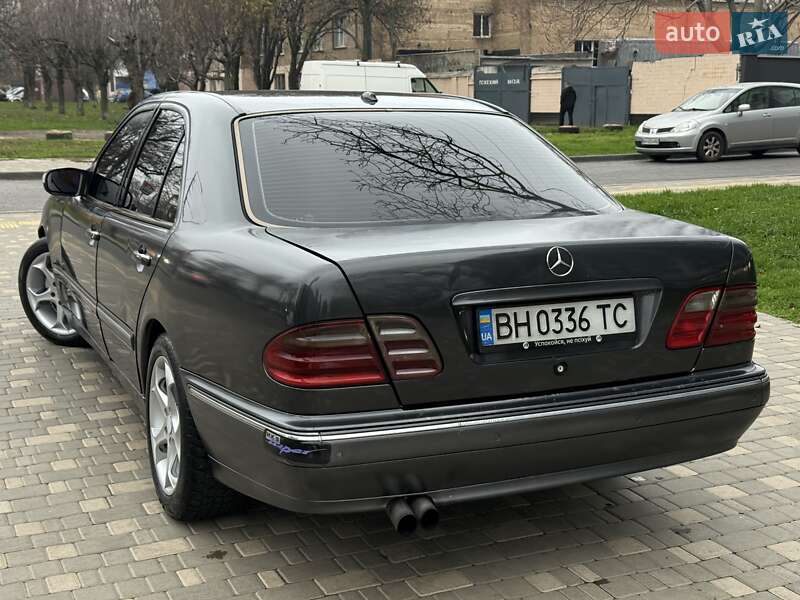 Седан Mercedes-Benz E-Class 2000 в Одессе