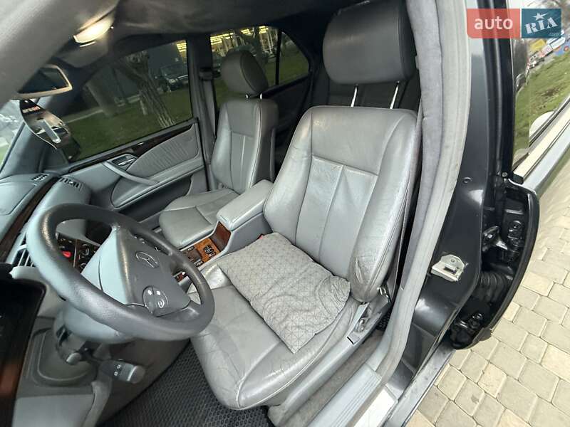 Седан Mercedes-Benz E-Class 2000 в Одессе