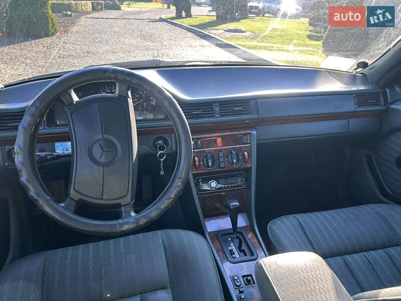 Седан Mercedes-Benz E-Class 1991 в Жовкві фото 6 Седан Mercedes-Benz E-Class 1991 в Жовкві