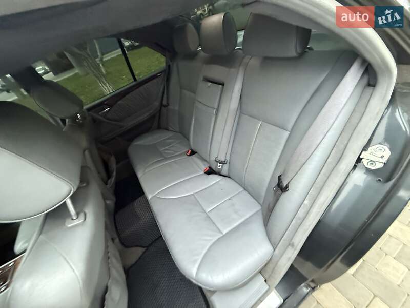 Седан Mercedes-Benz E-Class 2000 в Одессе